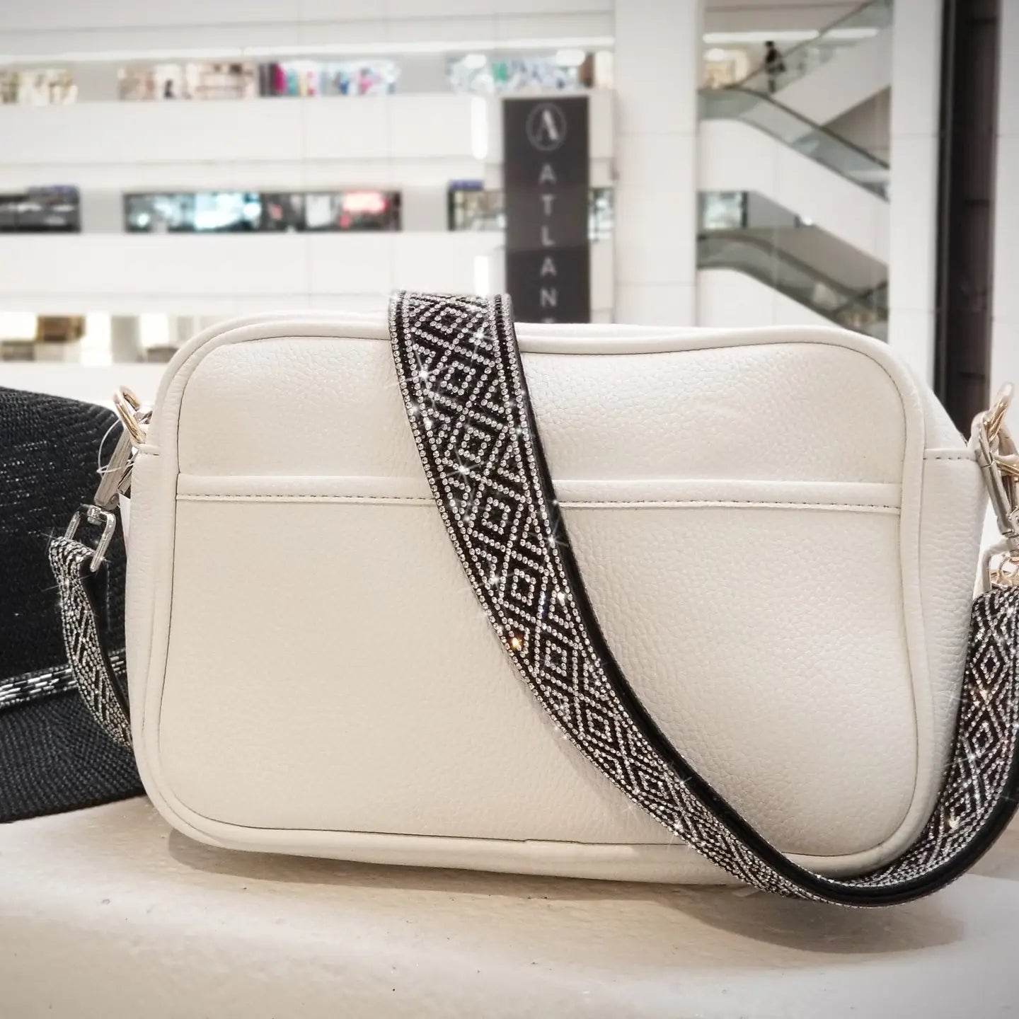 Sparkling Rhinestone Diamond Pattern Strap