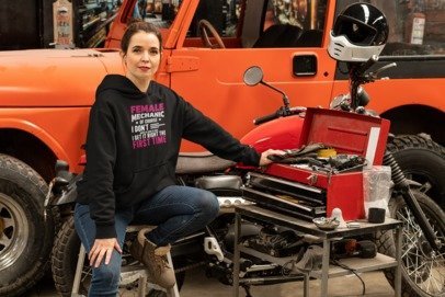 “Female Mechanic – Don’t Let the Ponytail Fool You, I Don’t Just Look Pretty While I Fix It Too”,